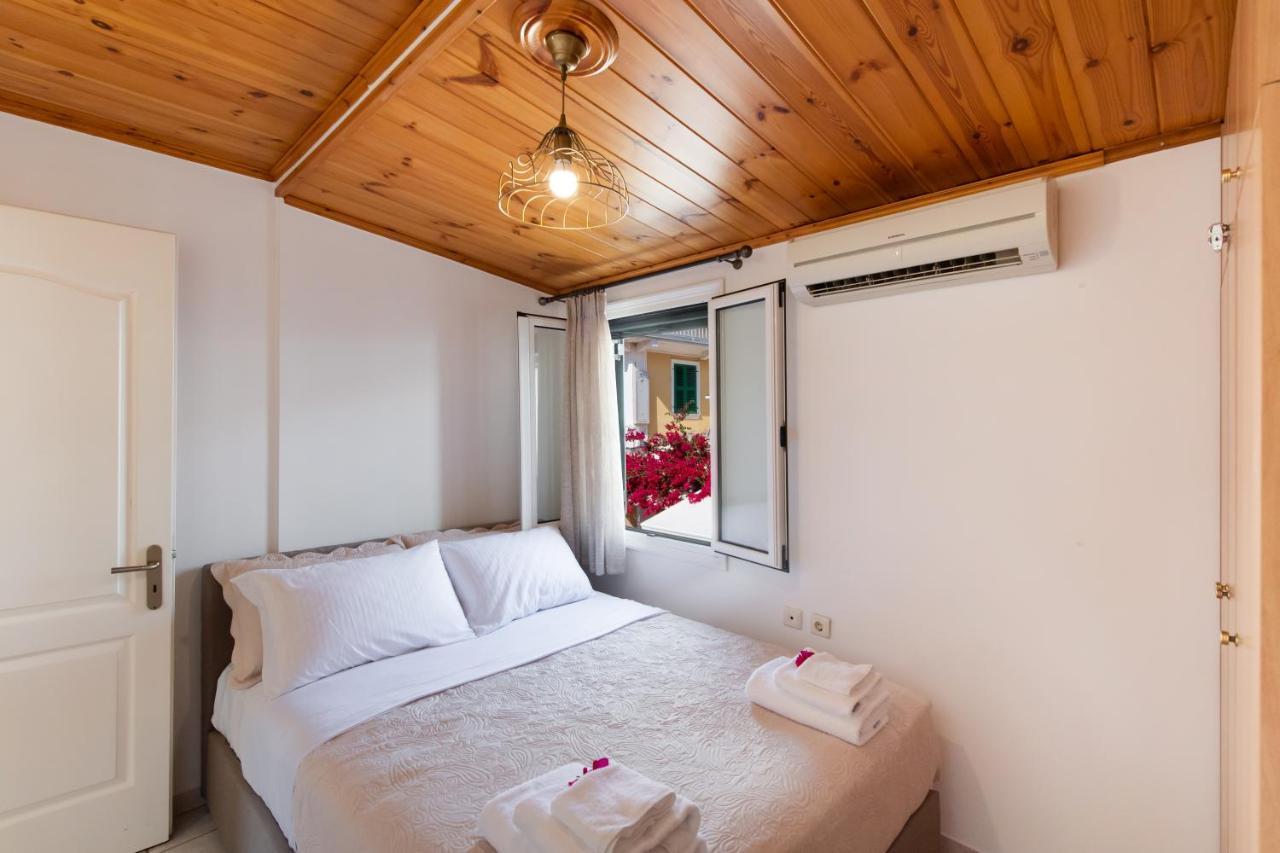 Melas Home Lefkada City ภายนอก รูปภาพ