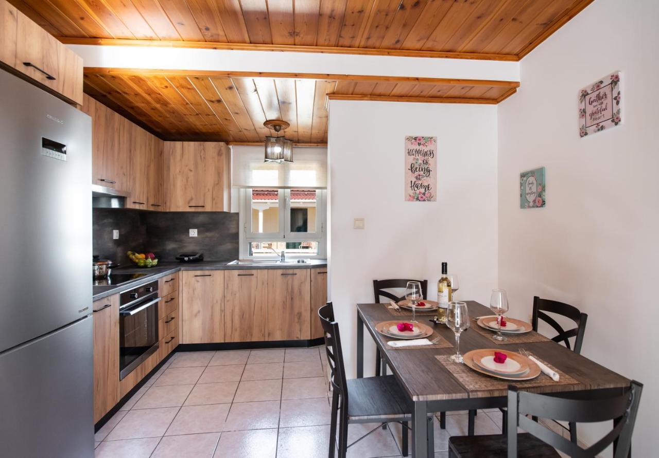 Melas Home Lefkada City ภายนอก รูปภาพ